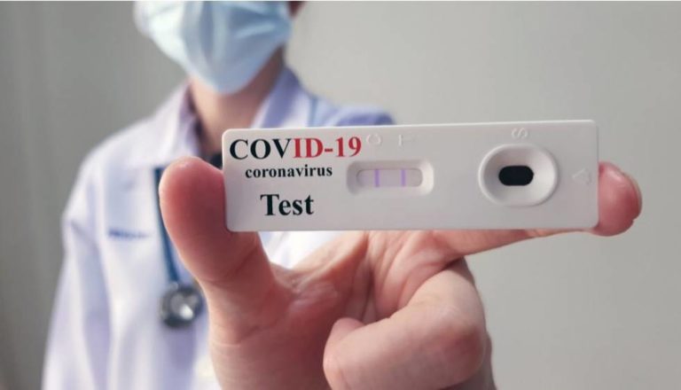 Coronavirus: Cuáles son y cómo se usan los Autotest aprobados por la ANMAT