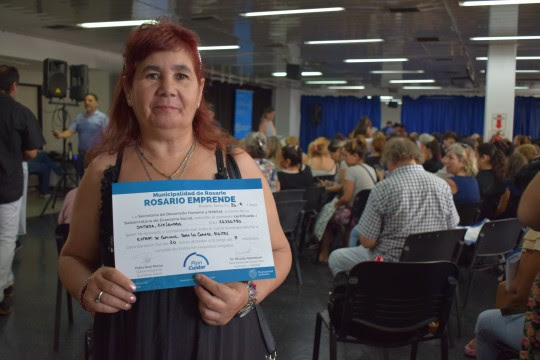 Municipalidad de Rosario entregó certificados de capacitación a más de 300 emprendedores