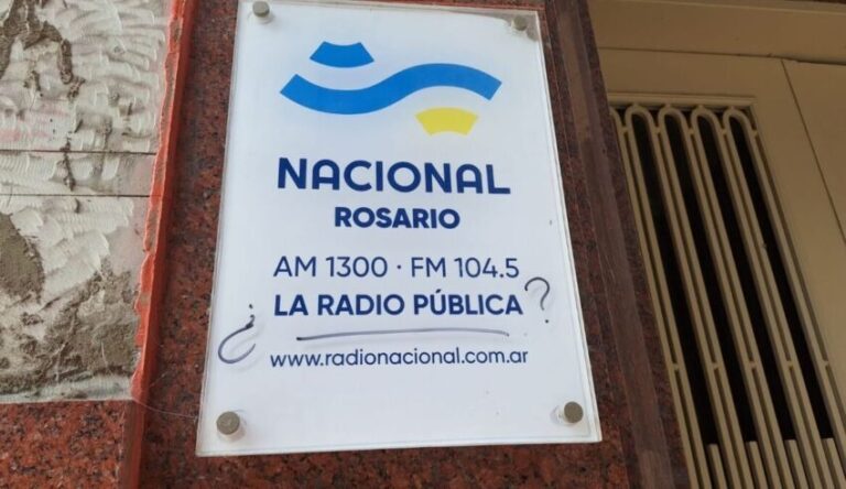 La radio porteña ataca: repudio en Nacional Rosario por bajas en la programación local