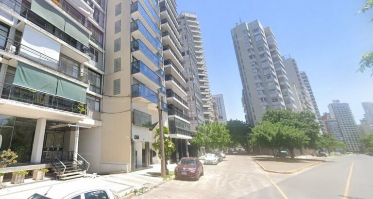 Se hizo pasar por su hija y la estafaron con el “cuento del cerrajero” Se hizo pasar por su hija y la estafaron con el “cuento del cerrajero”