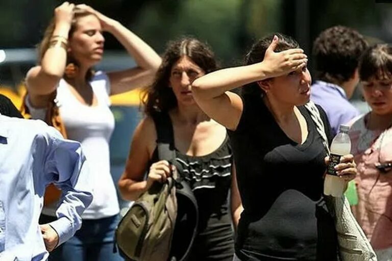 El calor extremo seguirá toda la semana, con máximas de hasta 37 grados El calor extremo seguirá toda la semana, con máximas de hasta 37 grados