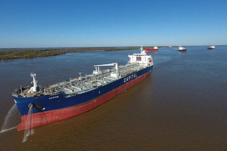 Hidrovía: avanza la licitación entre denuncias y sospechas Hidrovía: avanza la licitación entre denuncias y sospechas