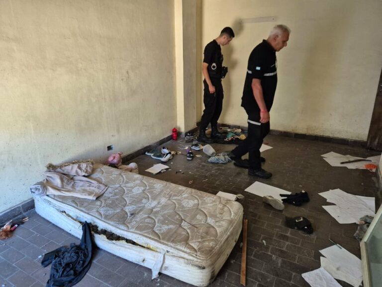 Rosario: Tras reclamos vecinales, sellaron un histórico inmueble del microcentro