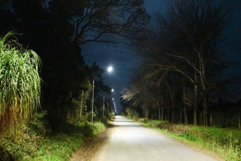 La Municipalidad iluminó con luces led un tramo de San Juan al oeste de la autopista
