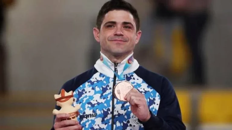 Condenan al gimnasta olímpico rosarino Federico Molinari por acosar a una alumna adolescente Condenan al gimnasta olímpico rosarino Federico Molinari por acosar a una alumna adolescente