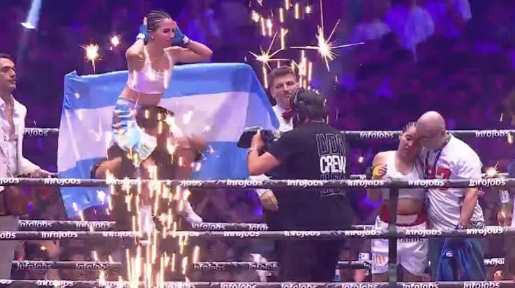 La rosarina Angie Velasco y un triunfazo en La Velada del Año, el evento de boxeo de Ibai Llanos