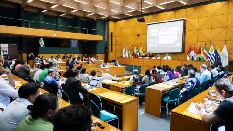 Pozzi pidió “reforzar la democracia sindical con autonomía partidaria”