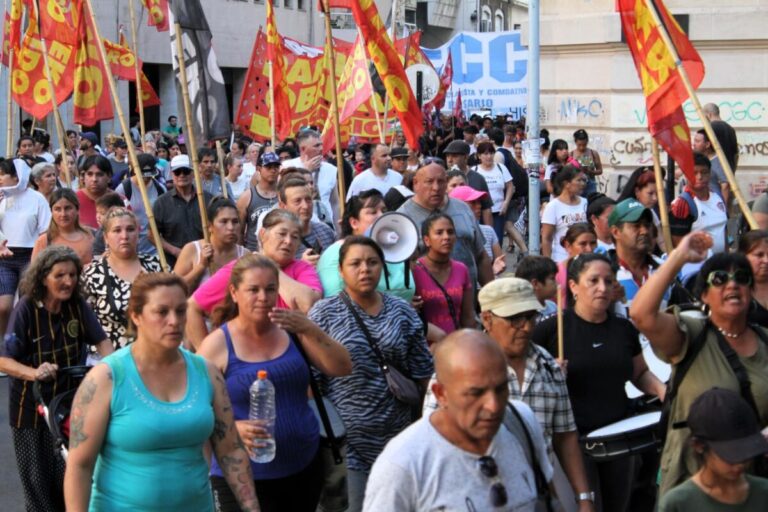 Lo que dejó la marcha “contra el hambre y los despidos”